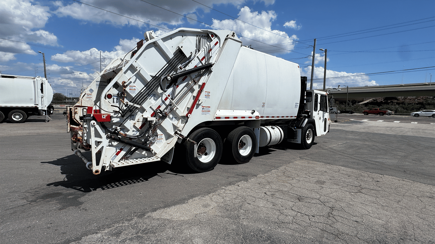 13_2024_battle_motors_rear_loader_garbage_truck_108213_3