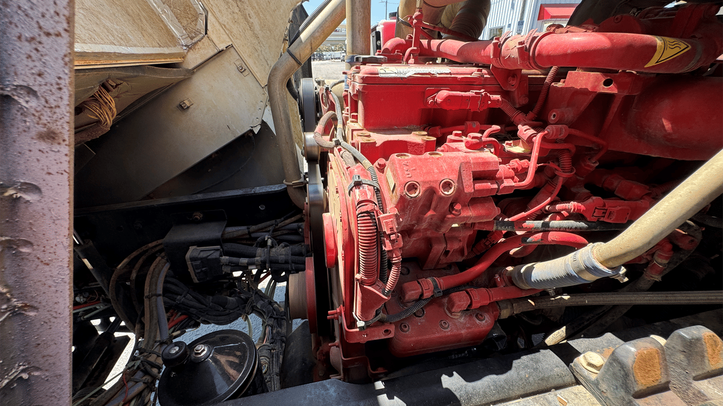 13_2024_battle_motors_side_loader_garbage_truck_108798_20