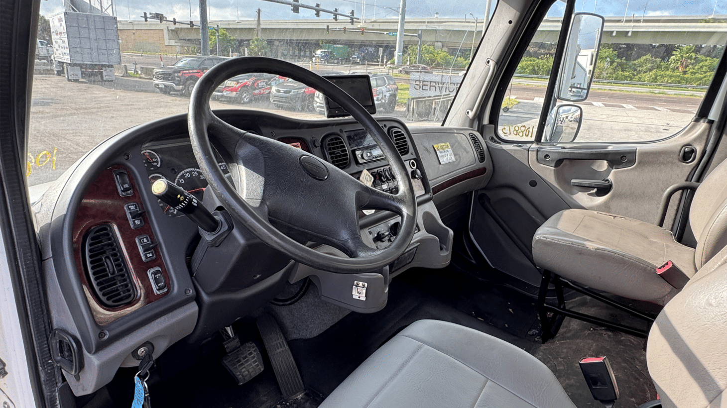 14_2020_freightliner_rear_loader_garbage_truck_108873_21