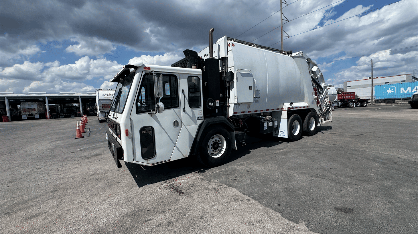 15_2024_battle_motors_rear_loader_garbage_truck_108213_5