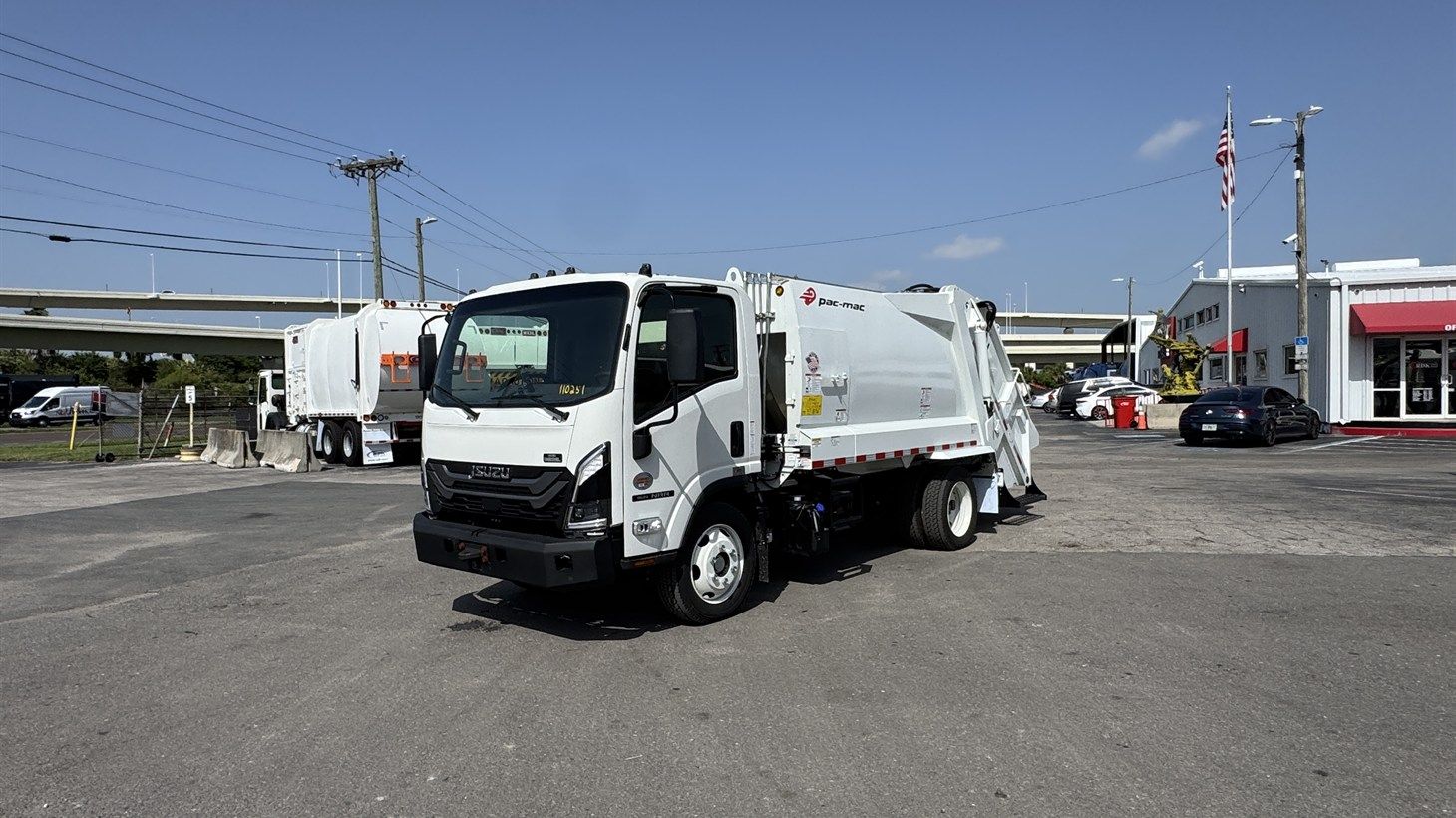 15_2026_isuzu_rear_loader_garbage_truck_110251_3