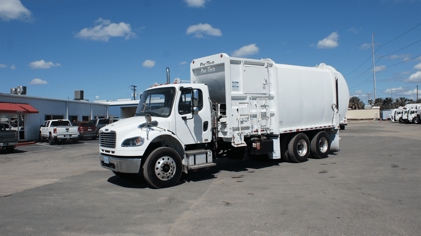 16_2022_freightliner_side_loader_garbage_truck_108141_3