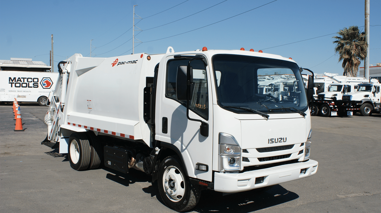 16_2023_isuzu_rear_loader_108835_9