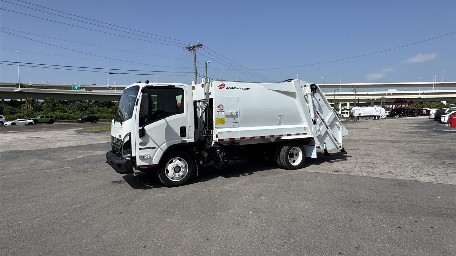 16_2026_isuzu_rear_loader_garbage_truck_110251_4