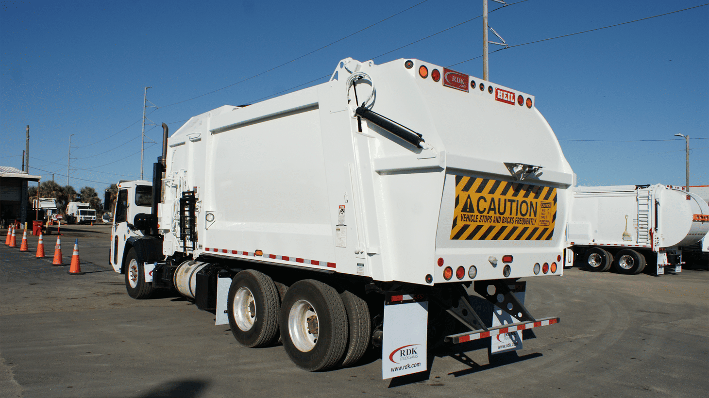 17_2022_CCC_Side_loader_garbage_truck_108720_7