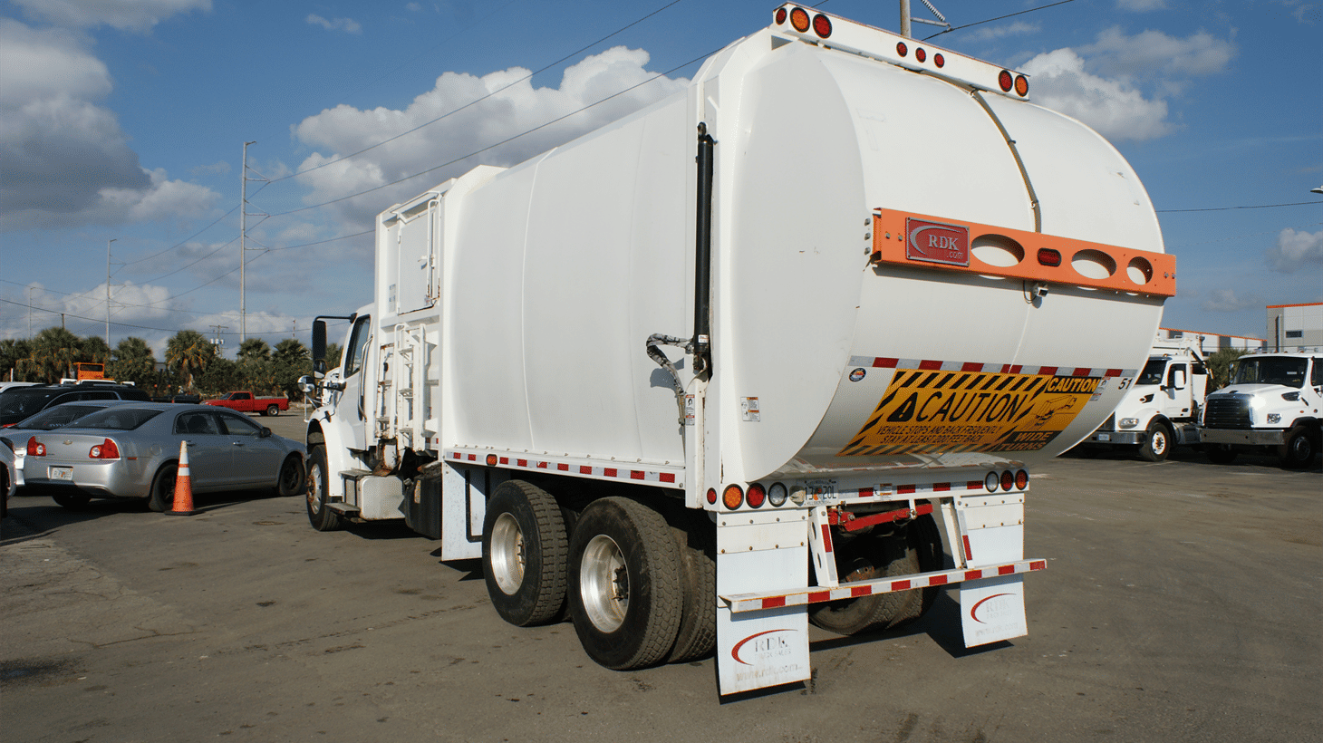 17_2022_freightliner_side_loader_garbage_truck_107953_8