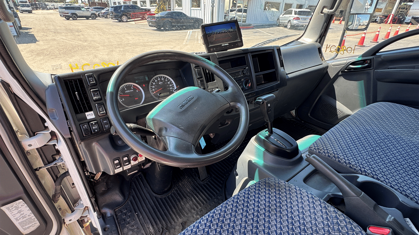 17_2022_isuzu_rear_loader_garbage_truck_108224_24