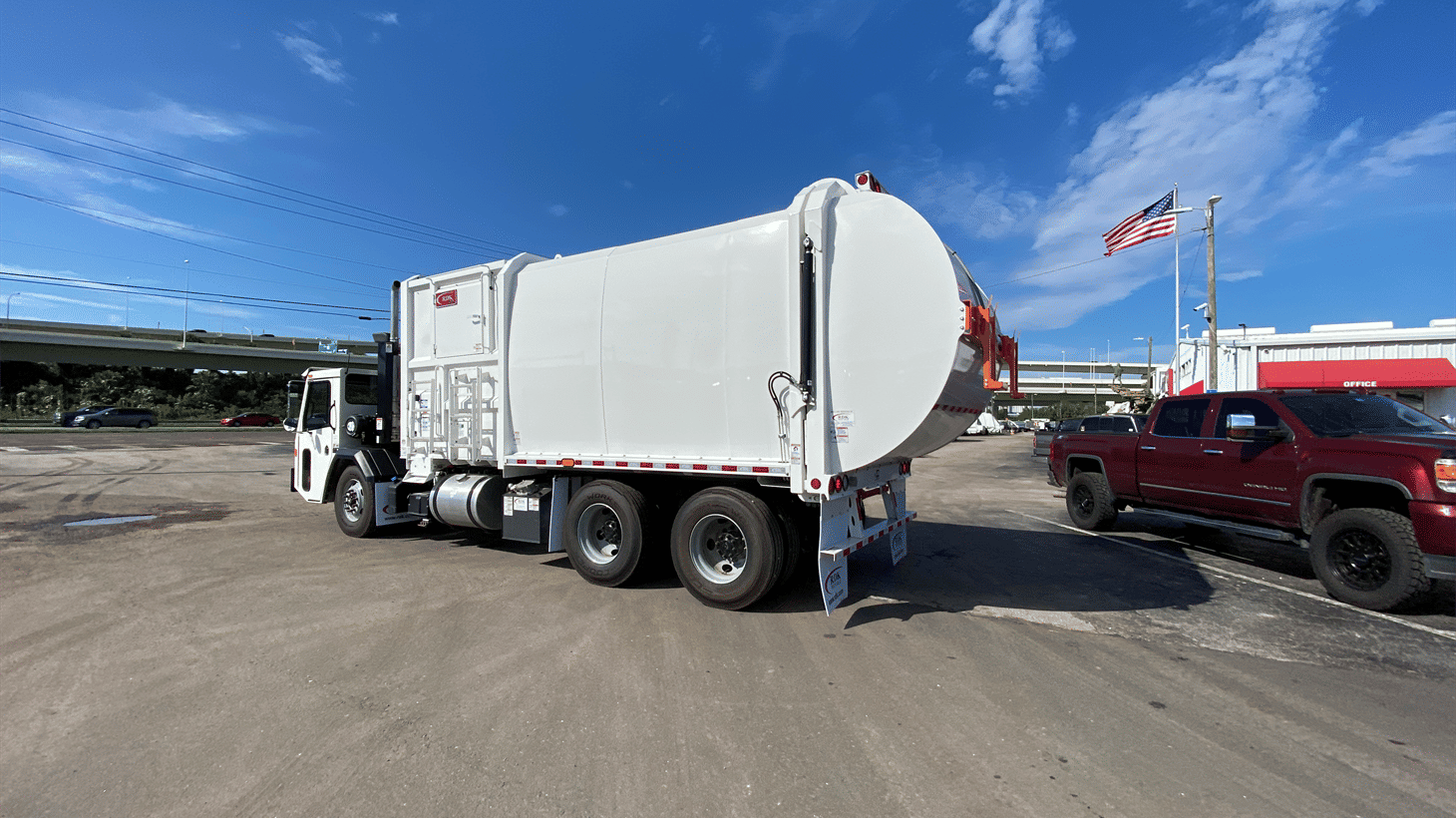 17_2024_battle_motors_front_loader_garbage_truck_109279_7