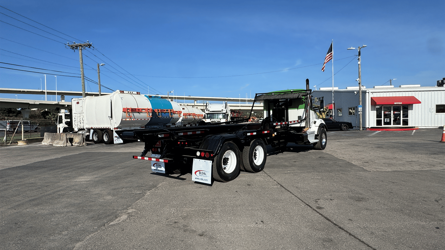 18_2020_kenwoth_roll_off_truck_110350_7