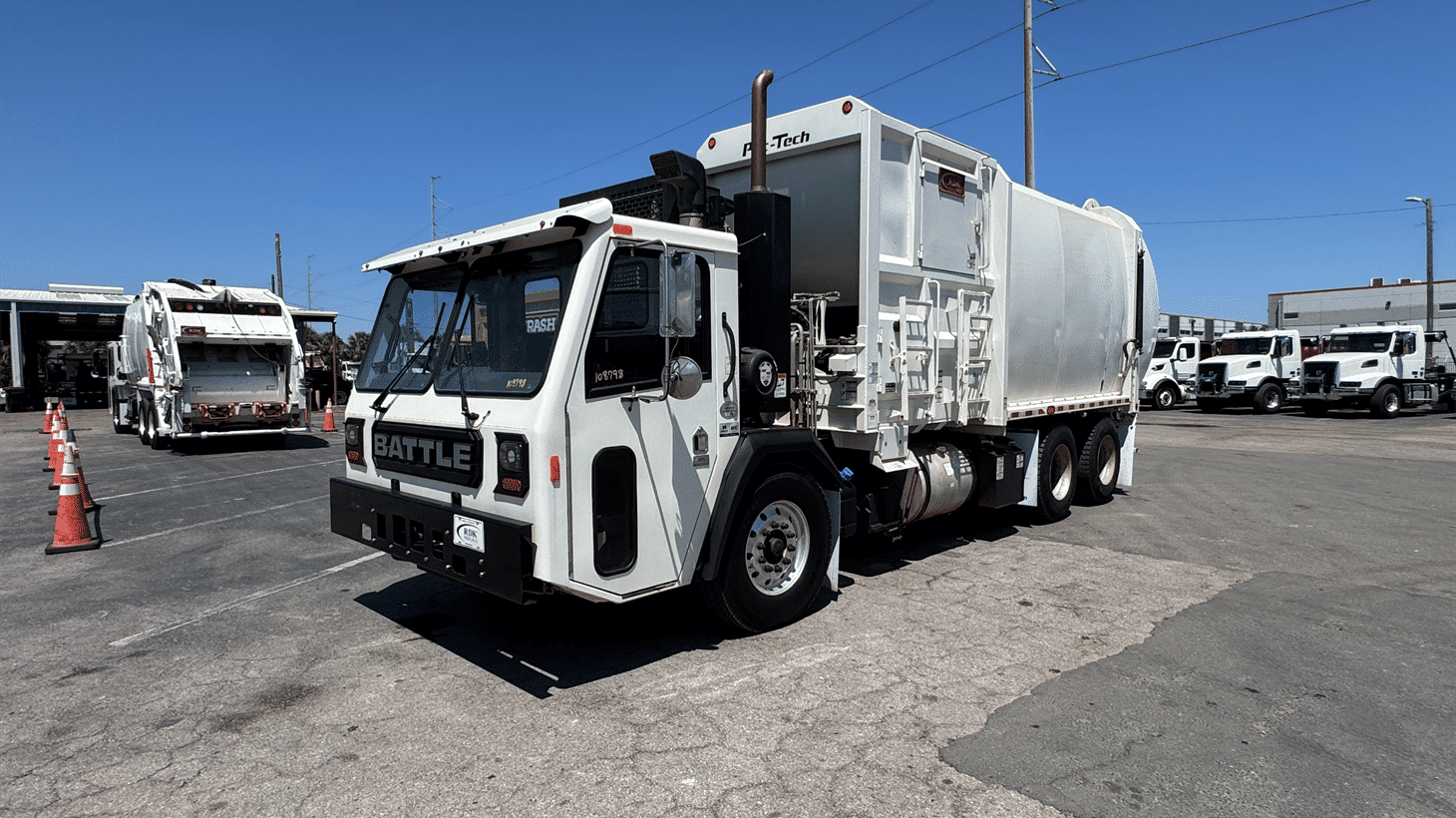 18_2024_battle_motors_side_loader_garbage_truck_108798_5