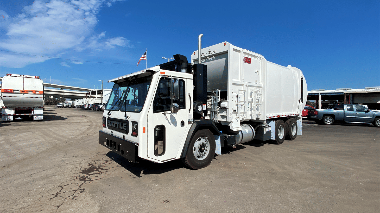 19_2024_battle_motors_front_loader_garbage_truck_109279_9