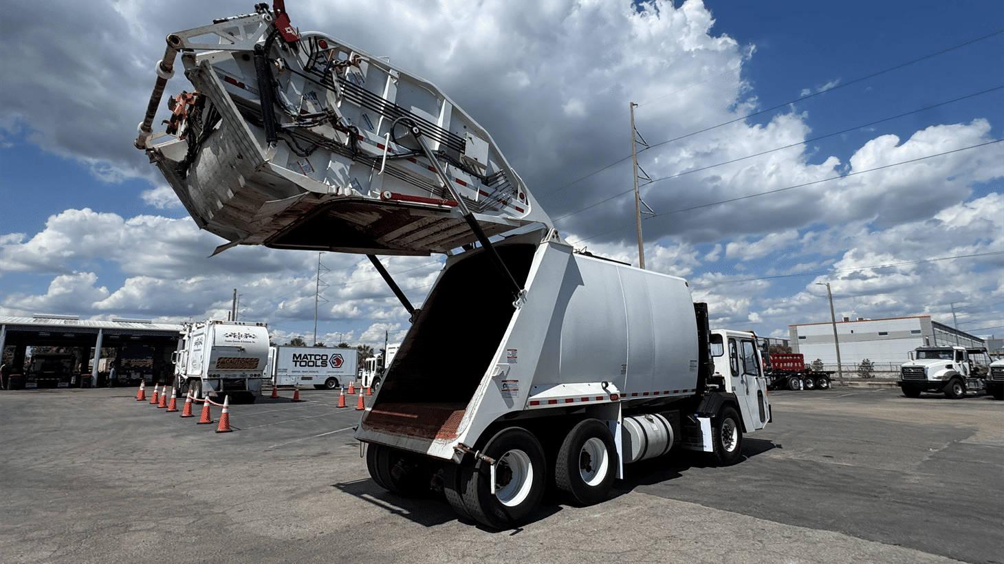 19_2024_battle_motors_rear_loader_garbage_truck_108213_9