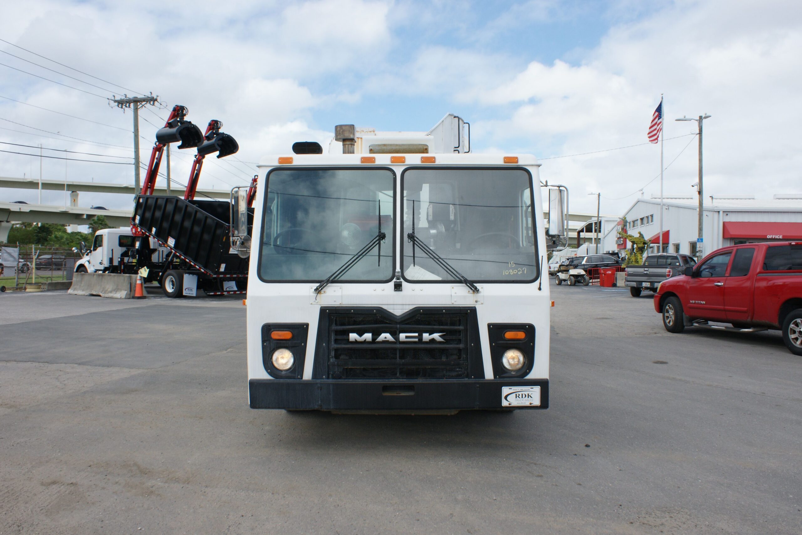 201220Mack20Side20Loader20108027205