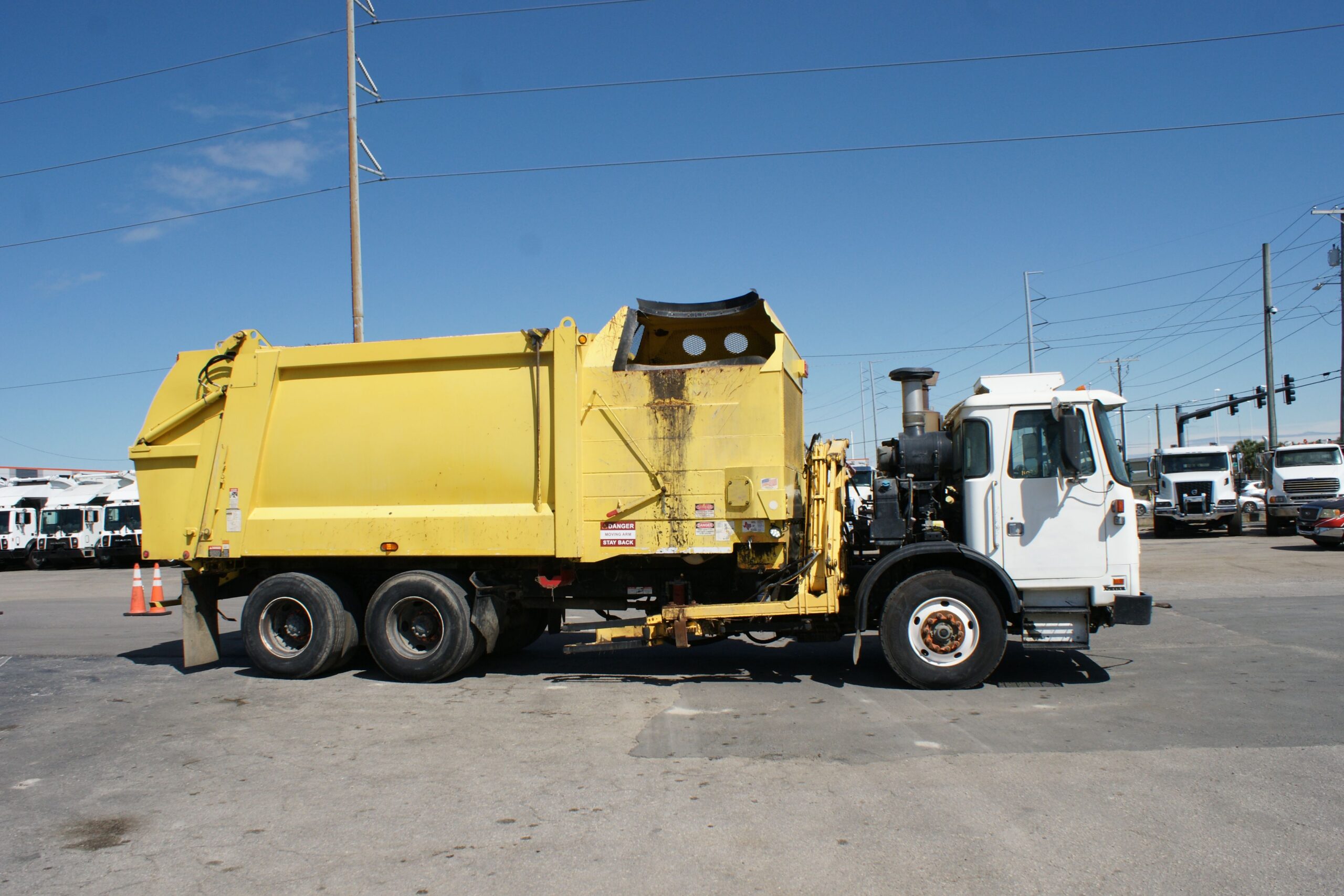 201620Autocar20Side20Loader20110392202