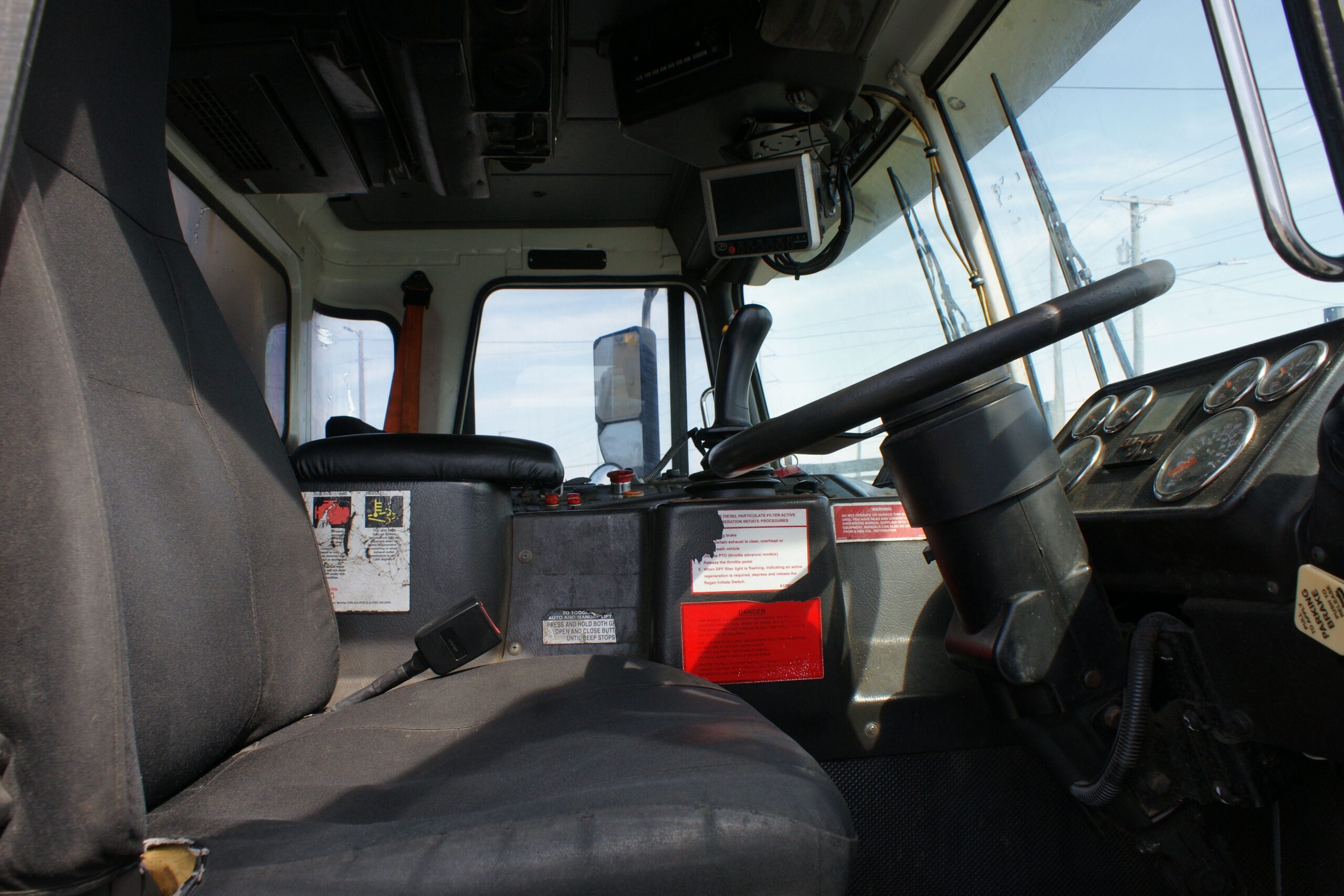 201620Autocar20Side20Loader20110394208