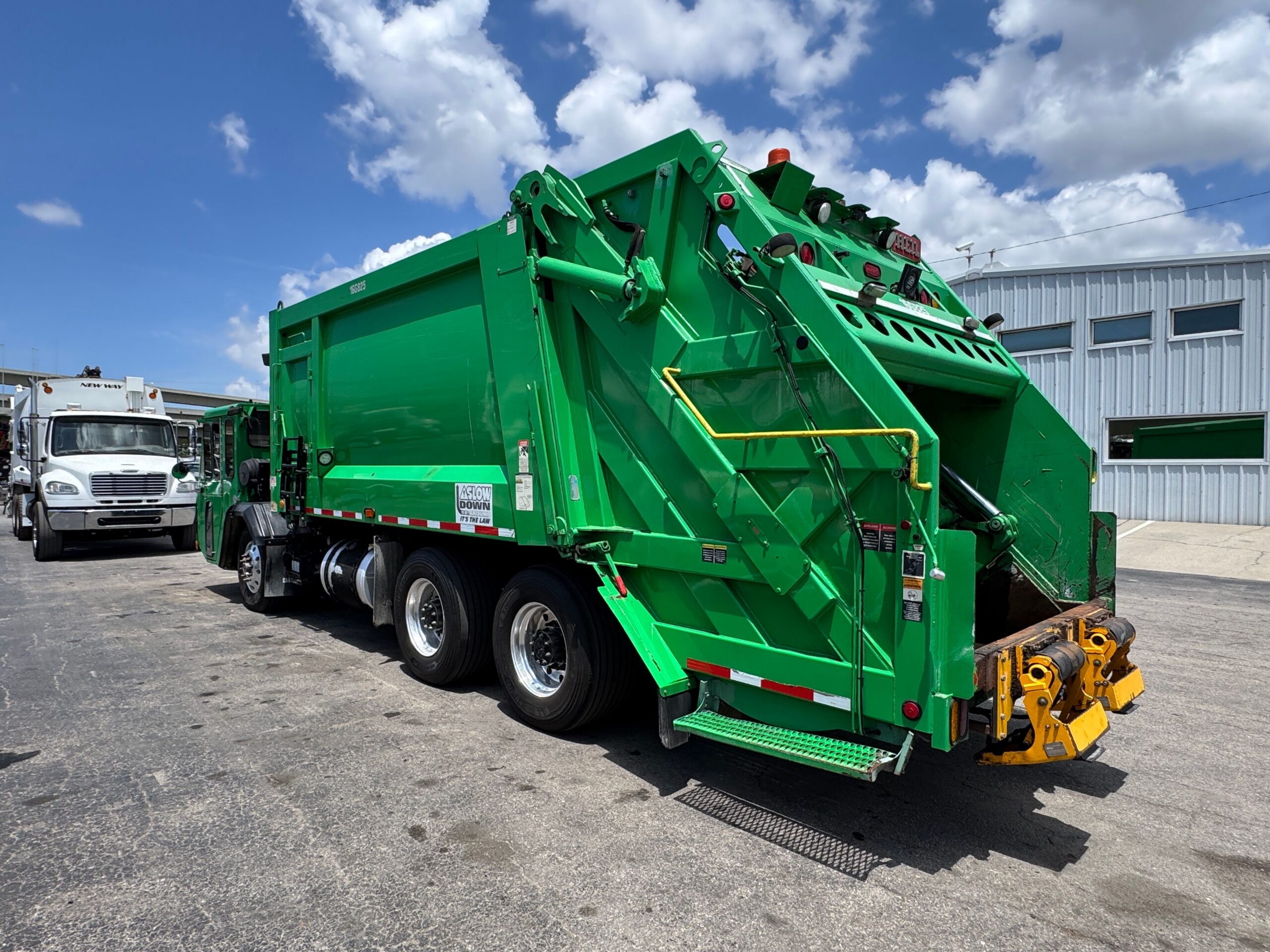 201620CCC20Rear20Loader20110469204
