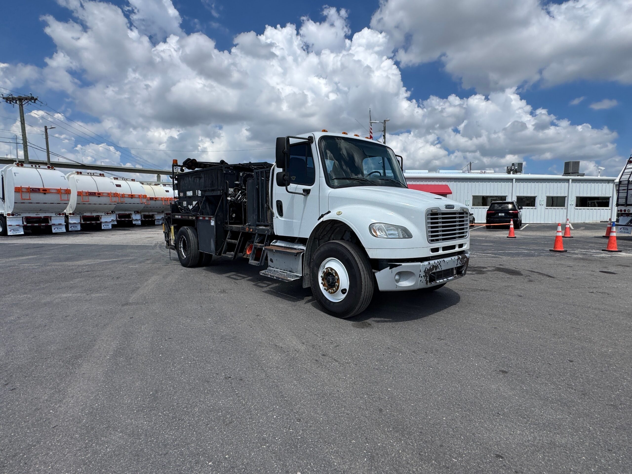 201620Freightliner20Special20Equipment20110473205