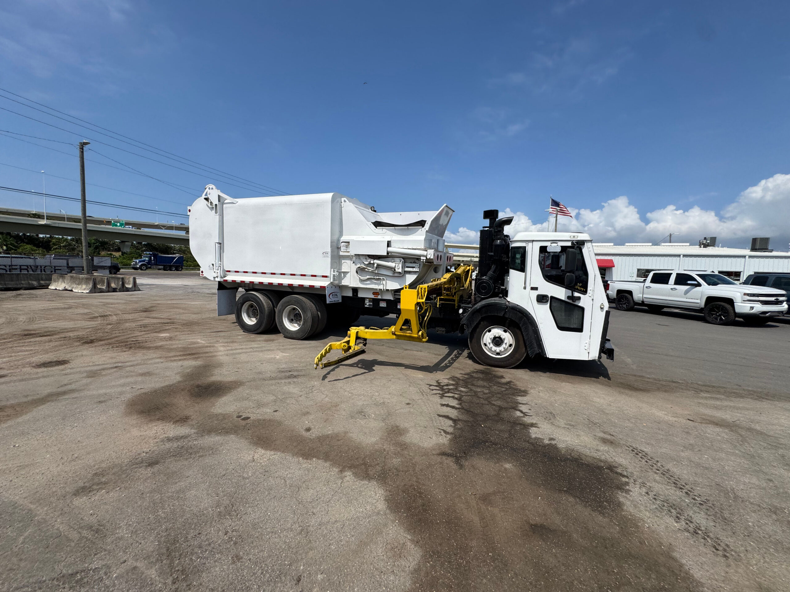 201720Mack20Side20Loader20109097205
