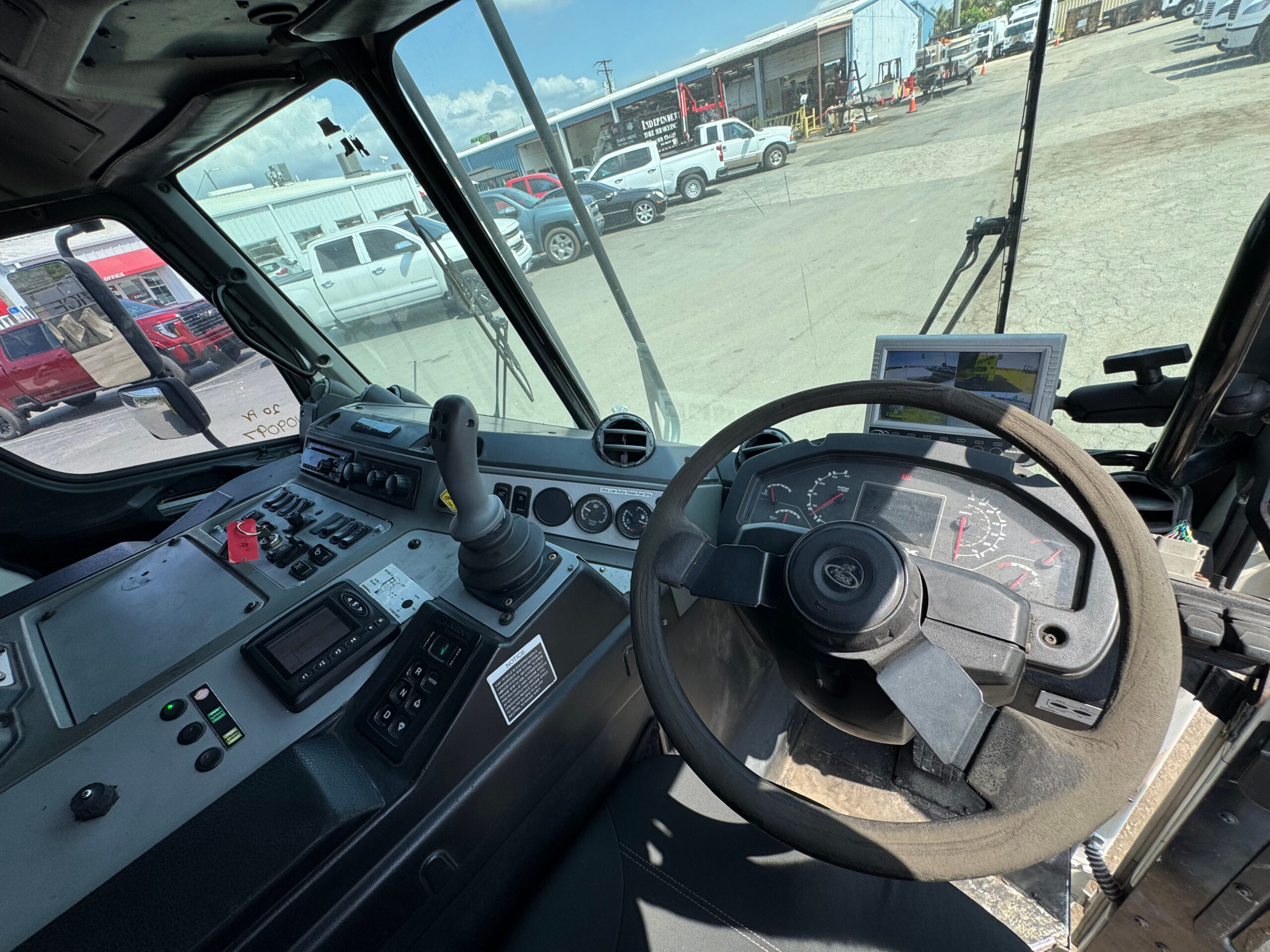 201720Mack20Side20Loader20109097207