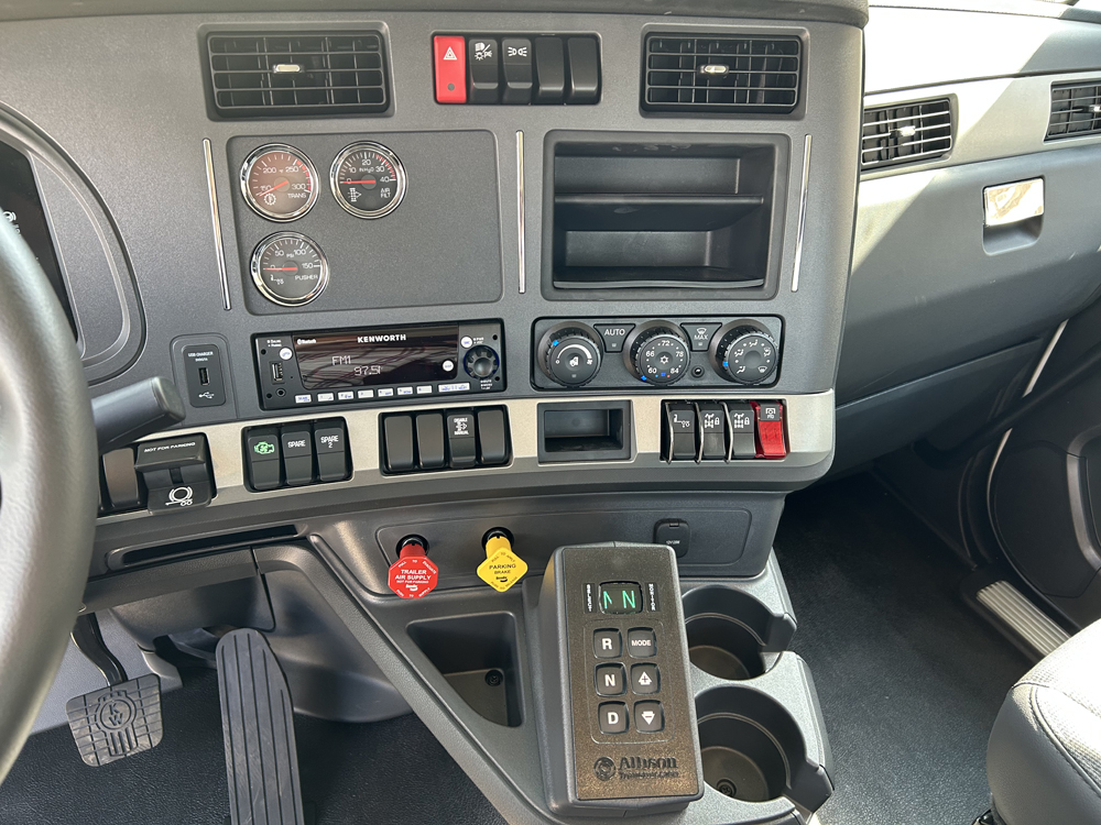 L7388 KENWORTH ROLL OFF (12)