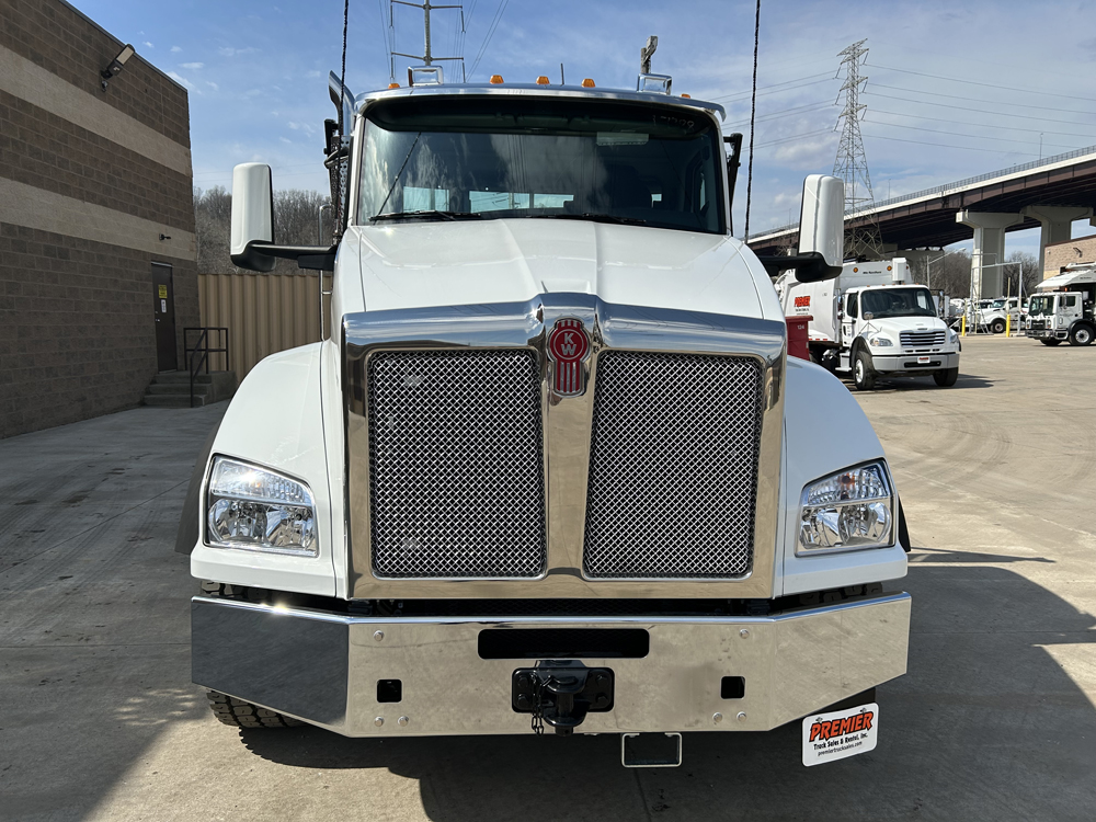 L7388 KENWORTH ROLL OFF (3)