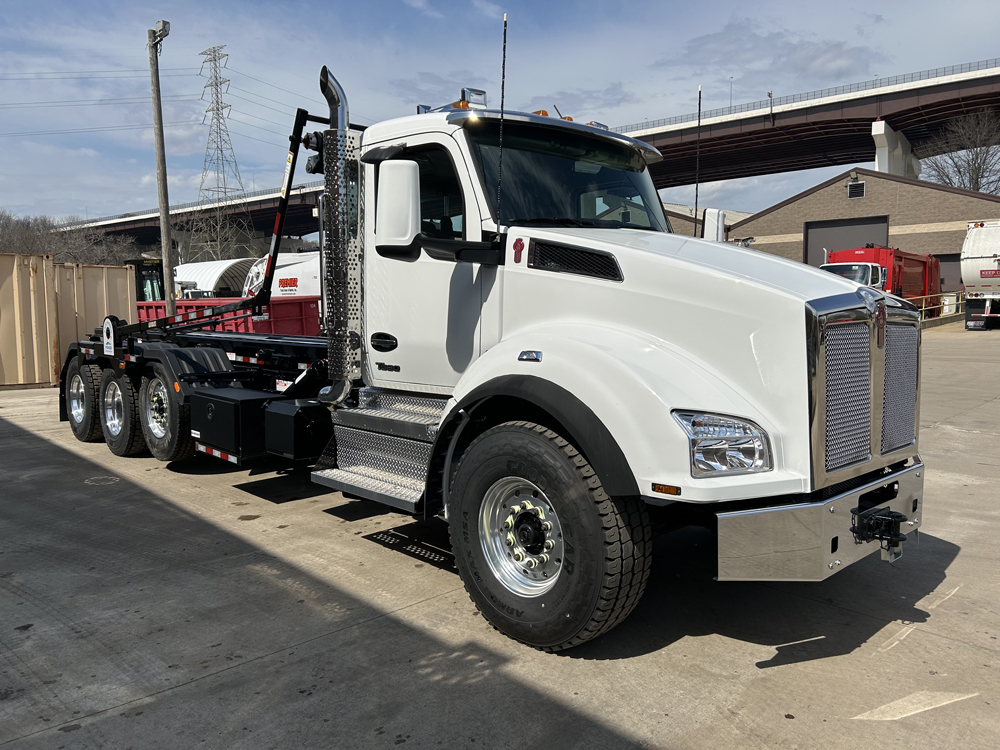 L7388 KENWORTH ROLL OFF (4)