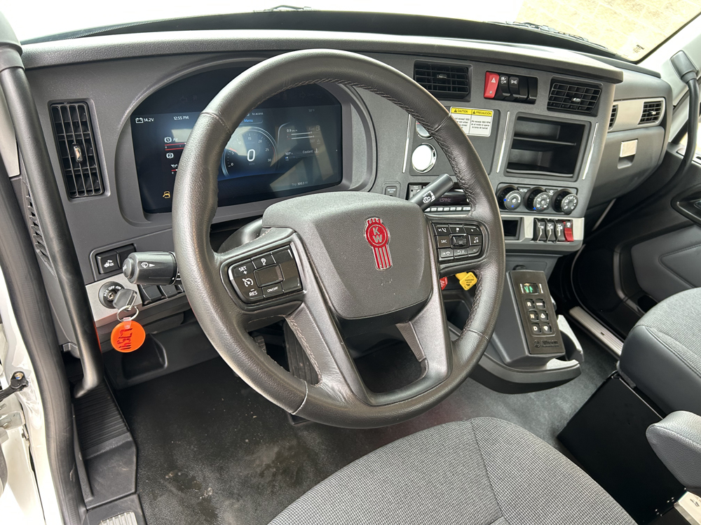 L7541 Kenworth Roll Off (10)