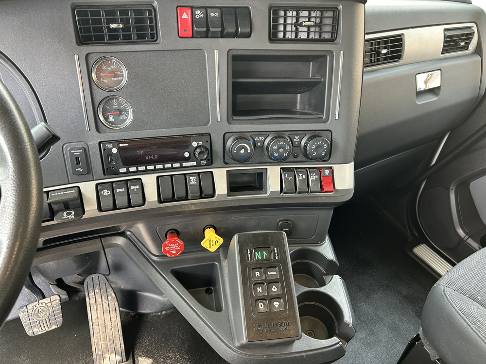 L7757 Kenworth Roll Off (12)