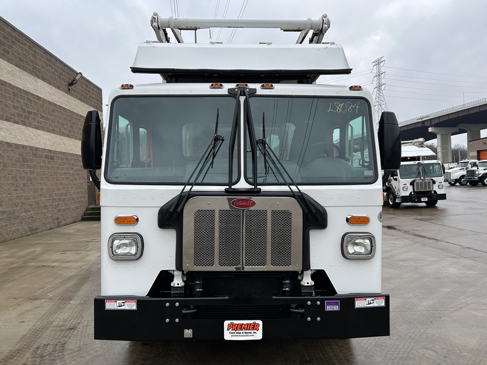 L8084 Peterbilt Front Loader (3)