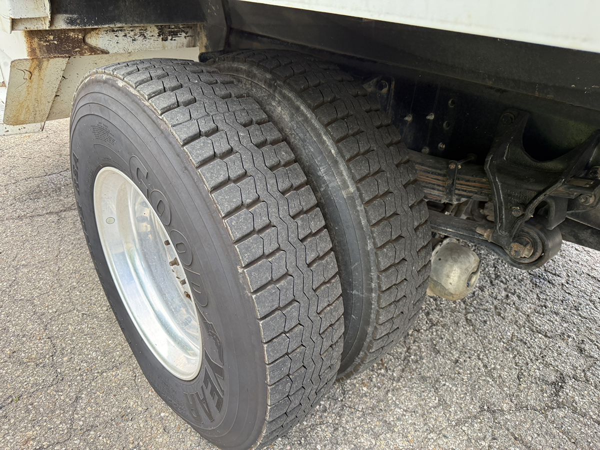 RT10130-tires-1-web