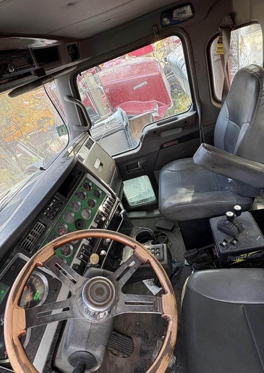 Roll-Off-Trucks-Kenworth-T800-62491041