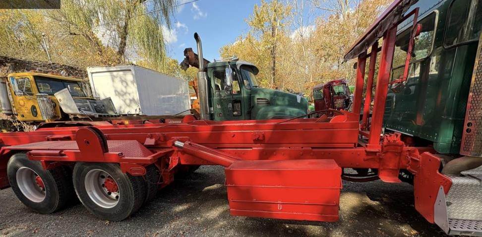 Roll-Off-Trucks-Kenworth-T800-62491042