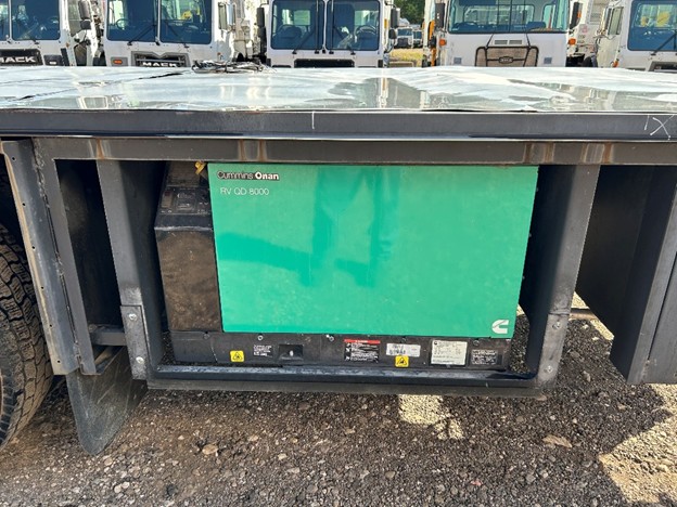 original-2018-freightliner-cab-and-chassis-36