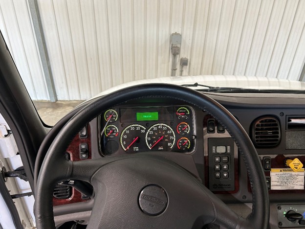 original-2018-freightliner-cab-and-chassis-41