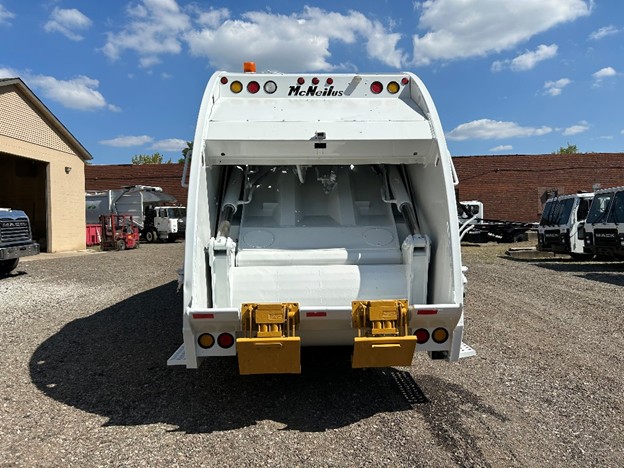 original-used-2008-mack-rear-load-truck-22