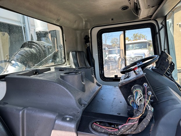 original-used-2008-mack-rear-load-truck-28