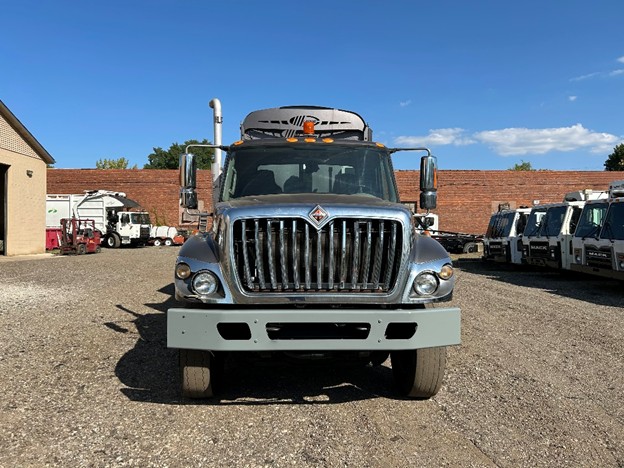 original-used-2013-international-automated-side-load-truck-29
