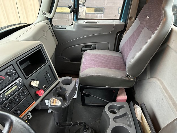 original-used-2013-international-day-cab-36