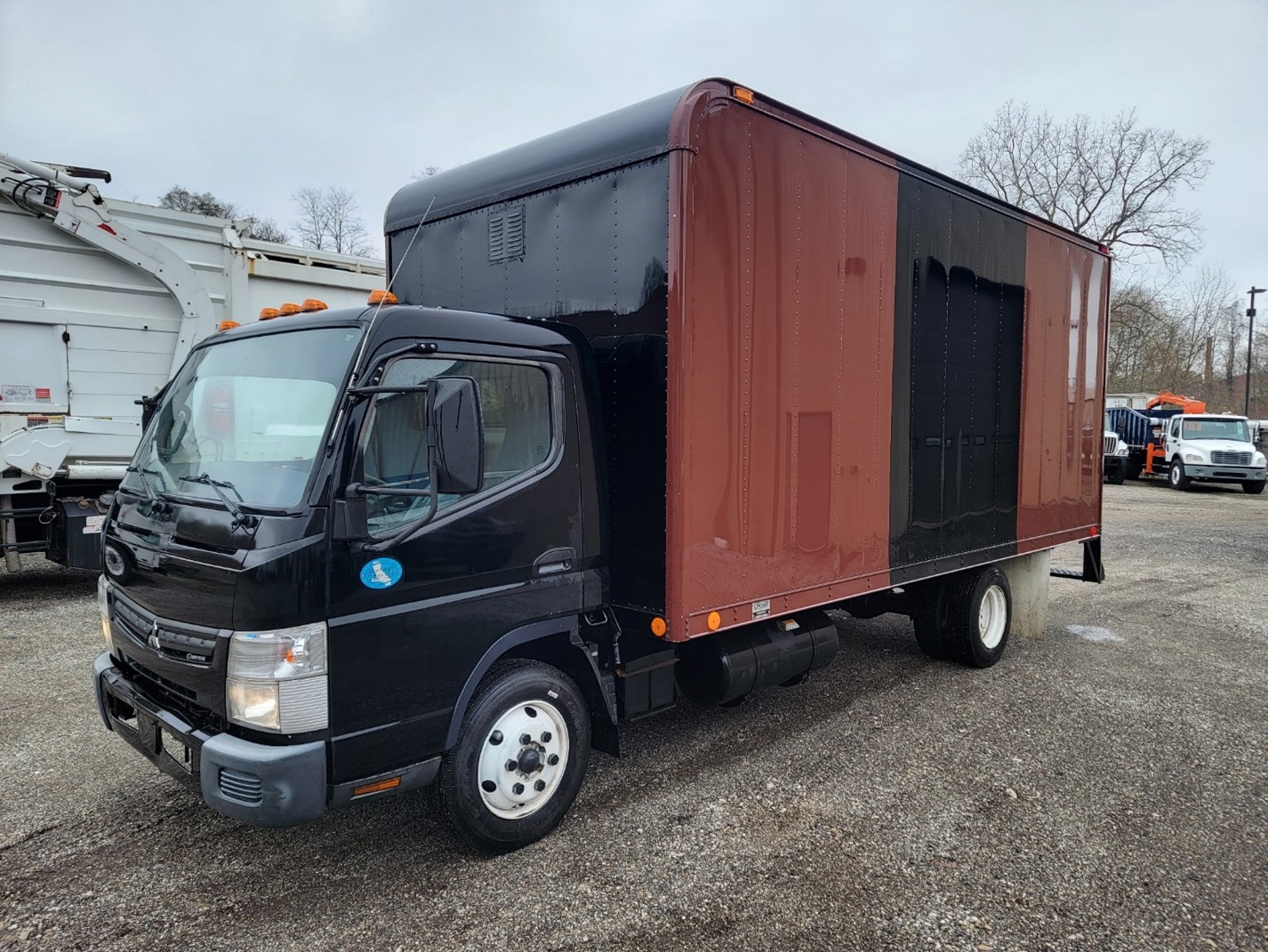 original-used-2014-mitsubishi-box-truck-29