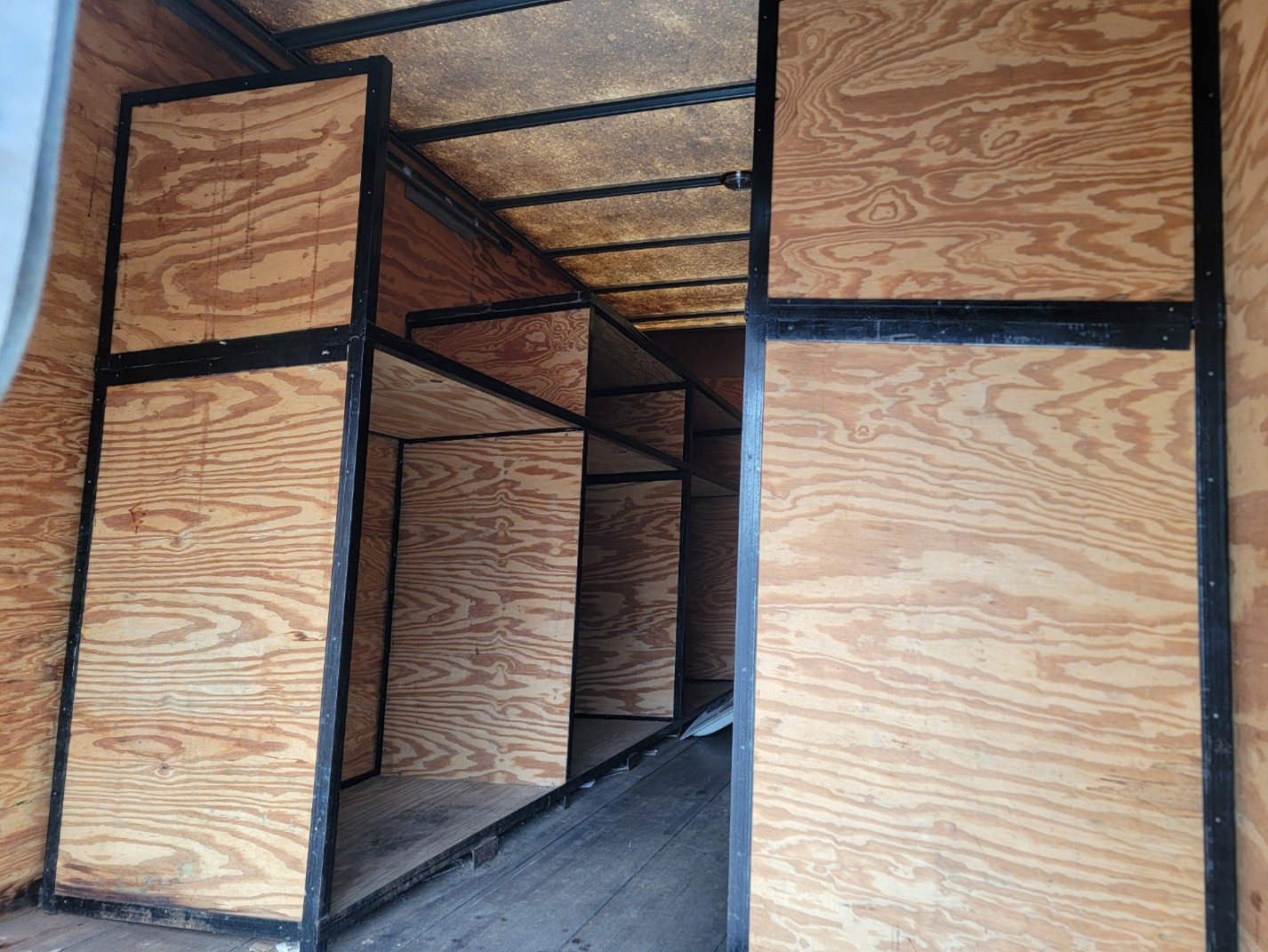 original-used-2014-mitsubishi-box-truck-39