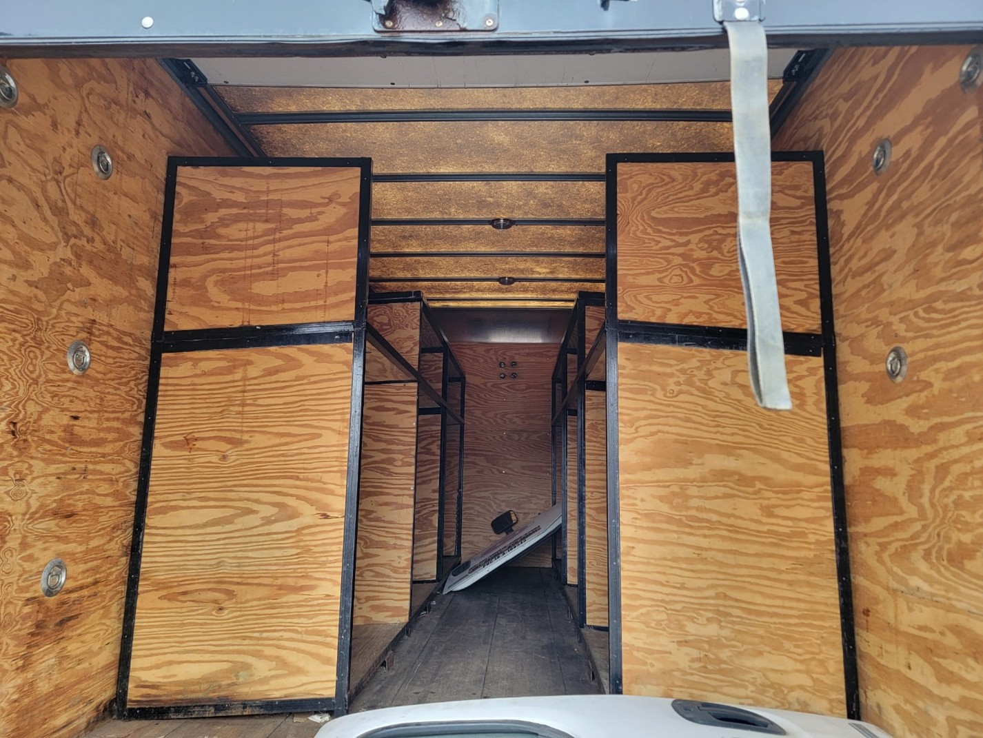 original-used-2014-mitsubishi-box-truck-41