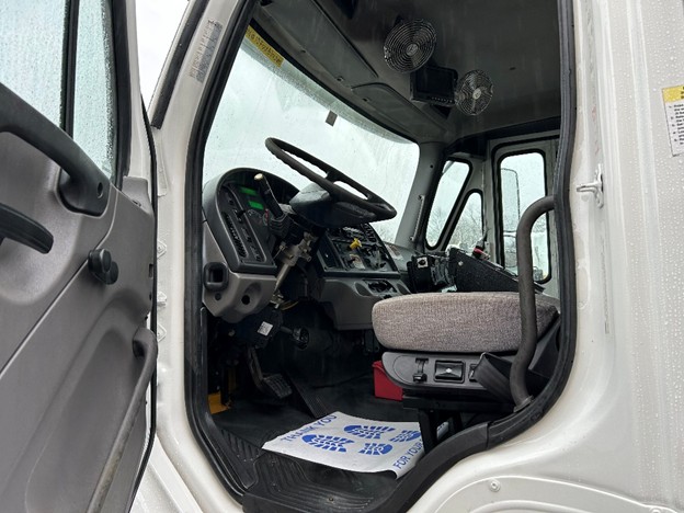 original-used-2016-freightliner-side-load-truck-26