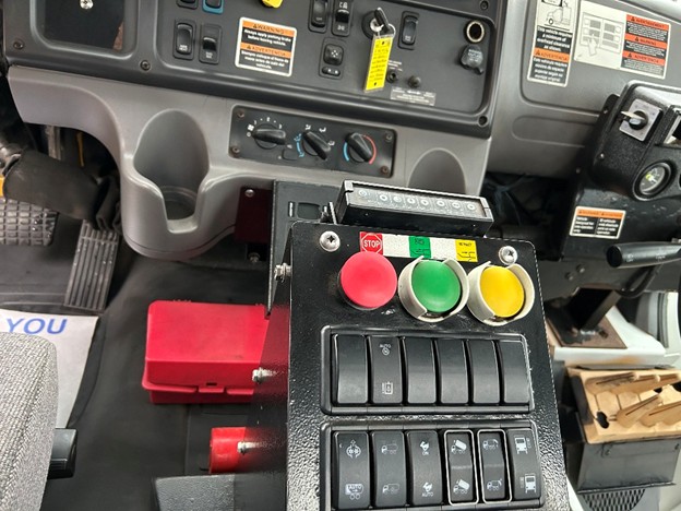 original-used-2016-freightliner-side-load-truck-30