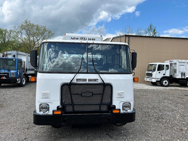 original-used-2017-autocar-automated-side-load-truck-16