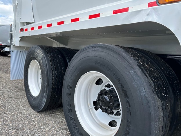 original-used-2017-autocar-automated-side-load-truck-24