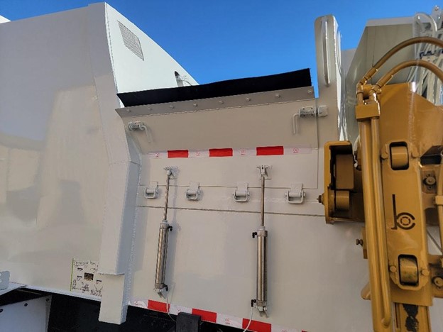 original-used-2018-mack-automated-side-load-truck-32
