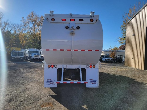 original-used-2018-mack-automated-side-load-truck-34
