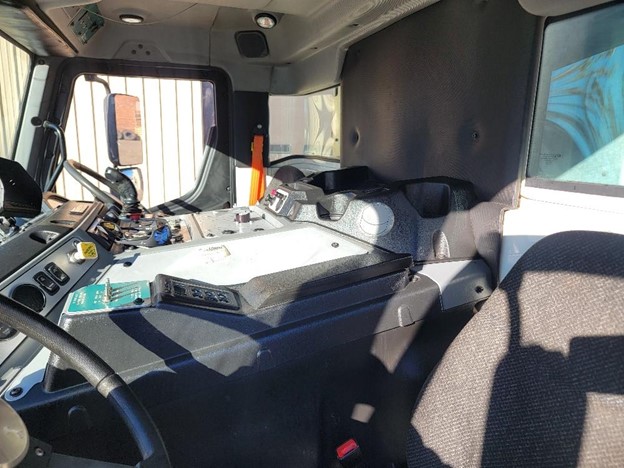 original-used-2018-mack-automated-side-load-truck-41