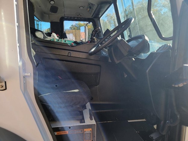 original-used-2018-mack-automated-side-load-truck-43