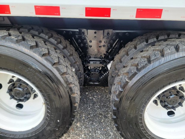 original-used-2019-autocar-front-load-truck-29
